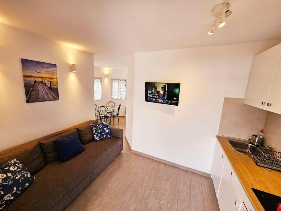 Apartamento Taisa Playa Roca กอสตา เตกีสเซ ภายนอก รูปภาพ